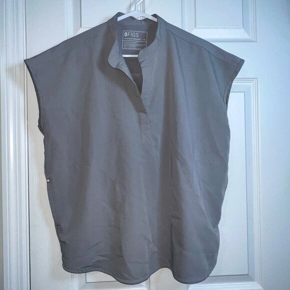 Figs Tops - Figs Women's Rafaela Oversized Scrub Top Grey Size M